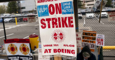 Boeing’s bonds are offering juicy yields as hopes build for end to machinists strike