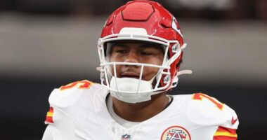 Chiefs Urged to Sign Donovan Smith After LT Woes in Week 10
