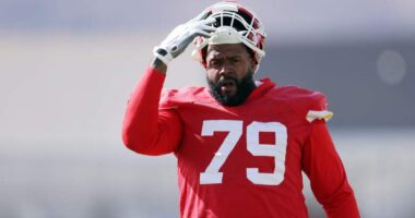 Commanders Should Sign FA Offensive Tackle Donovan Smith