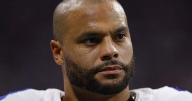 Cowboys' Dak Prescott Caught Delivering Scathing 3-Word Message on Team