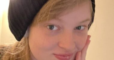 Elon Musk 's estranged transgender daughter has announced that she is planning to leave the US amid Donald Trump 's win
