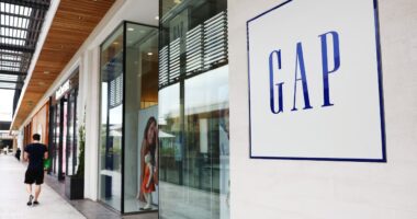 Gap stock rallies on better forecast, as holiday shopping ‘off to a strong start’