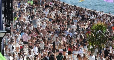 Thousands of partygoers turned up on Saturday to Harbourlife's harbour-side music stage