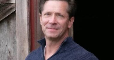 Dr. Ronald Ilg, 57, from Spokane, Washington, paid a hitman on the dark web over $55,000 [£42,300] to kidnap and beat his beautician wife Jennifer, with whom he had a son with in 2018