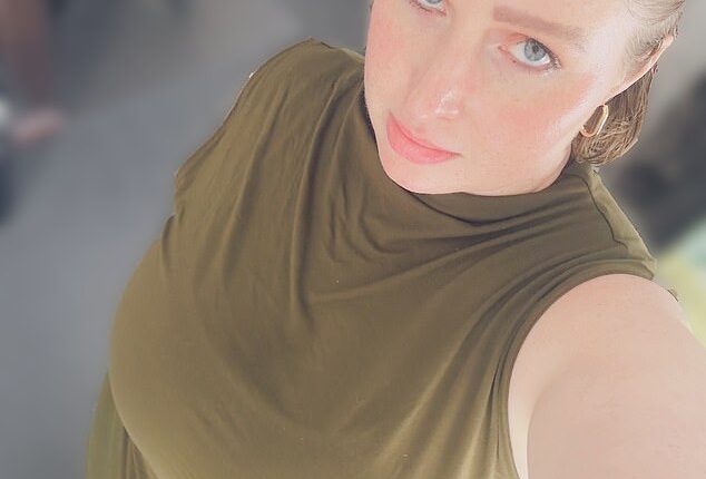 I quit my job as a librarian to become a dominatrix, I now make money telling dad jokes in the nude