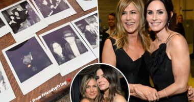 Jennifer Aniston posts heartwarming Friendsgiving pics from holiday party with Courteney Cox