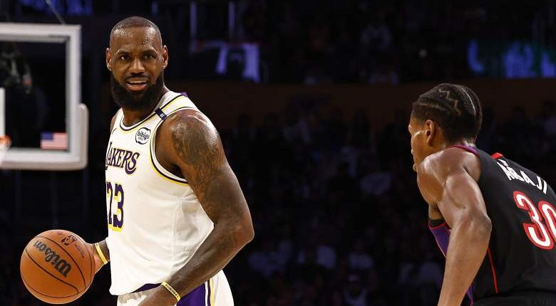 LeBron Throws Subtle Shade at Lakers After Anthony Davis' Injury