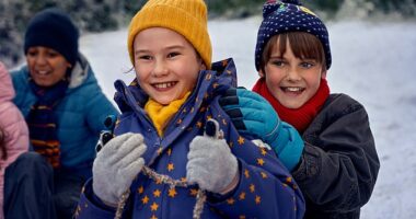 Set in a picturesque village, the ad centres around a girl, wrapped up in a yellow hat and a blue jacket (coincidentally Lidl colours) and her friendship with a boy