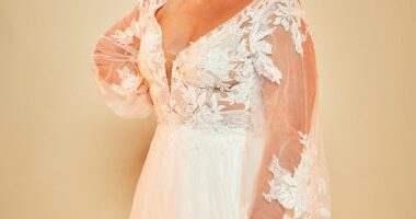 MAFS star Polly Sellman is flogging her wedding dress on Vinted as she sells her old clothes following two stone weight loss