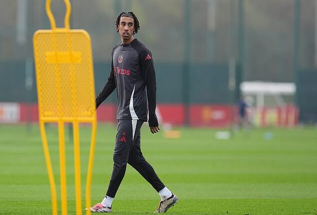 Leny Yoro has returned to full training ahead of Ruben Amorim's arrival as Man United manager