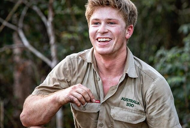 Robert Irwin has debuted a surprising new look. The Australian wildlife warrior has ditched his Australia Zoo khakis and turned up the heat on the latest cover of Stellar magazine