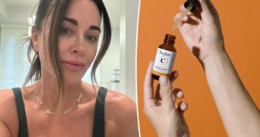 Score Black Friday prices on celeb-loved TruSkin serum