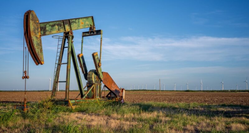 U.S. oil prices score a more than 6% weekly gain on supply risks tied to the Russia-Ukraine war