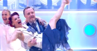 Viewers make plea to other Strictly fans after Chris McCausland’s ‘best dance yet’