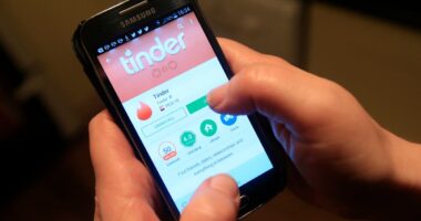 Why dating apps are just no match for a real life meet cute