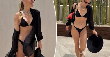 Molly Sims, 51, turns up the heat in bikini on Cabo getaway