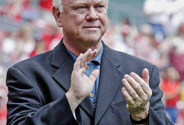 Former St. Louis Cardinals and the Cincinnati Reds general manager Walt Jocketty has died
