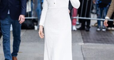 Ana de Armas was a vision of beauty as she stepped out in Midtown, New York City on Thursday morning on a solo outing while her boyfriend Tom Cruise jets around Europe