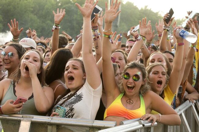 Anti-Israel Controversy and Terror Charge Rock Irish Rap Trio Kneecap – RedState