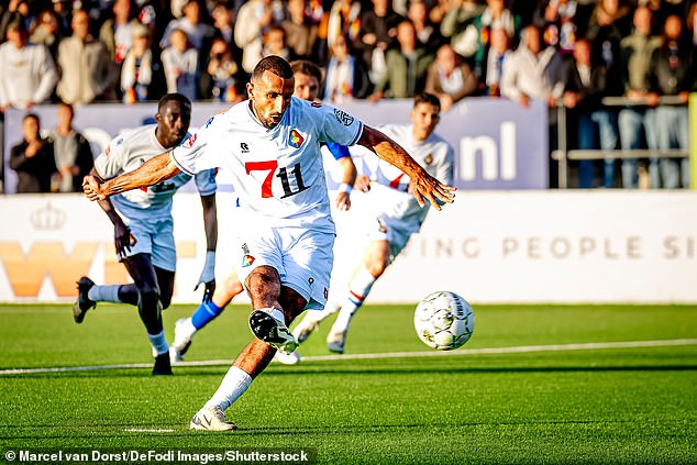 Telstar forward Youssef El Kachati scores from the penalty spot against Den Bosch