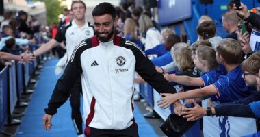 Chelsea vs Manchester United - Premier League: Live score, teams news and updates as the Blues chase down Champions League spot plus Aston Villa vs Tottenham