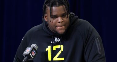 Dolphins Sign First Rounder Leaving Only One Pick Unsigned