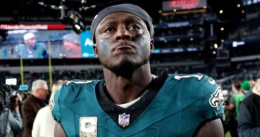 Eagles WR AJ Brown Sends Warning About Cowboys After George Pickens Trade