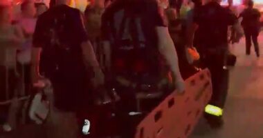 Hundreds of New Yorkers clapped and cheered for first responders at the chaotic scene Saturday night after a Mexican Navy ship crashed into the Brooklyn Bridge