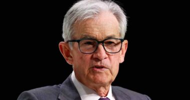 Fed stands pat on interest rates, warns of possible economic woes