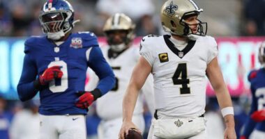 Giants Urged to Make Shock QB Trade After Derek Carr Decision