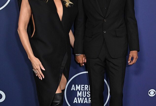 Heidi Klum made a rare public appearance with her teenage son Henry on Sunday at the 2025 American Music Awards