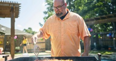 I’m hosting a Memorial Day barbecue. Would it be so bad to ask my guests to make financial contributions?