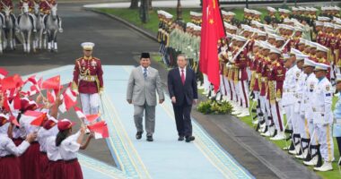 Indonesian president and Chinese premier meet to discuss expanding trade during US trade war