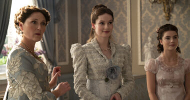 Violet, Francesca and Hyacinth Bridgerton in season 3
