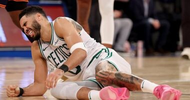 Jayson Tatum screams in pain after suffering a non-contact injury at Madison Square Garden