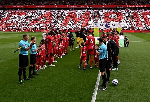 Liverpool gave Crystal Palace a guard of honour at Anfield before their game on Sunday