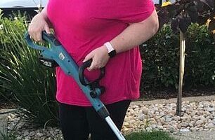 Suzanne Van Dijk was 'mortified' when saw a picture (left) of herself gardening in 2020