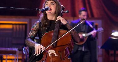 Neyla Pekarek