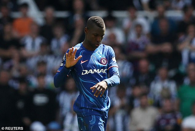 Nicolas Jackson SENT OFF after major headloss sees Chelsea star brutally elbow Newcastle rival Sven Botman - and furious Blues fans are all saying the same thing after 'horrendous' moment