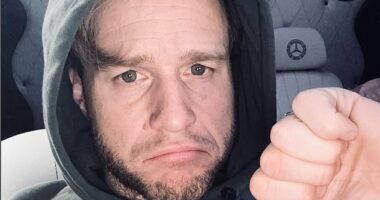 Olly Murs has cancelled his weekend gigs in Birmingham and Manchester after being struck down with illness