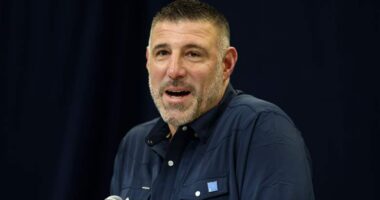Patriots' Mike Vrabel Sounds Off on Last Season