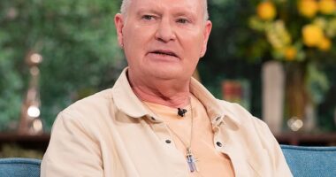 Paul Gascoigne has hit out at Everton boss David Moyes and blamed him for leaving in 2002