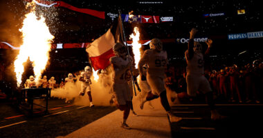 Raiders Predicted to Add Texas QB Arch Manning in 2026