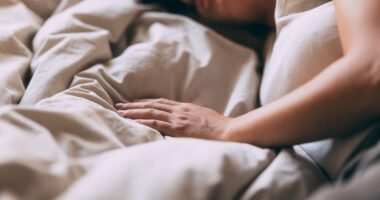 Scientists pinpoint how many hours sleep will increase your risk of heart disease