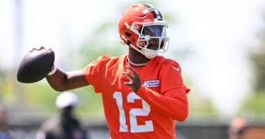 Shedeur Sanders Gets Bad News in QB Battle With Dillon Gabriel