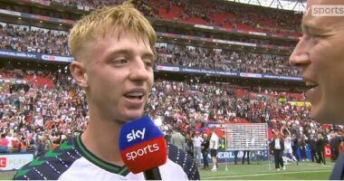 Tommy Watson couldn¿t control his emotions after sending Sunderland to the Premier League