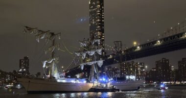 Tall Ship Crashes Into Brooklyn Bridge, Multiple People Injured – RedState