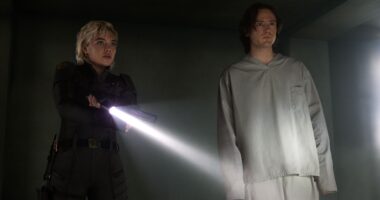 (L-R) Yelena Belova (Florence Pugh) and Bob (Lewis Pullman) in Marvel Studios' THUNDERBOLTS*. Photo by Chuck Zlotnick. © 2025 MARVEL.