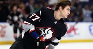 Trade Pitch Has Blackhawks Acquiring Peterka in 5-Player Deal