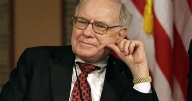 Warren Buffett gave this timely investment advice at Berkshire’s annual meeting